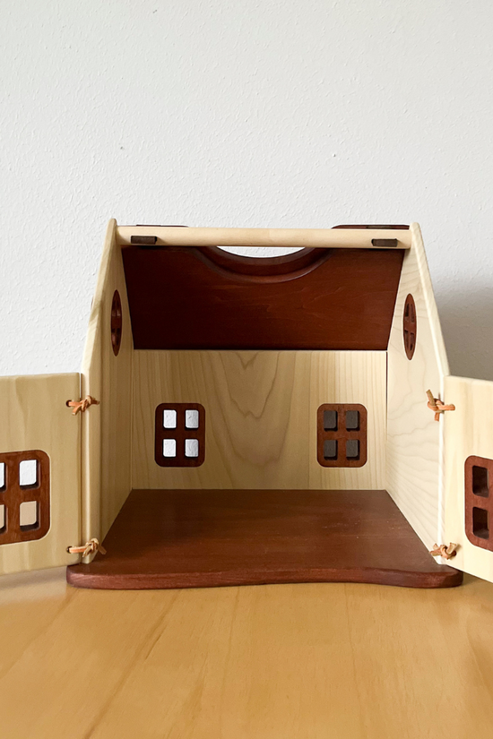 Thimbleberry Cottage - Classic Wooden Dollhouse